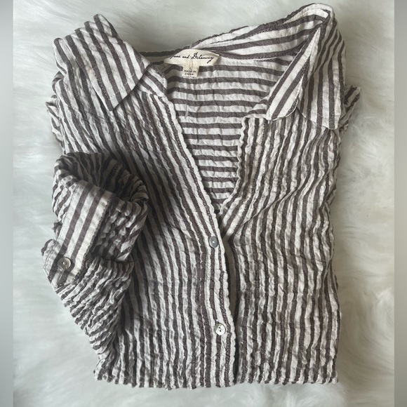 Flowy crinkle vertical striped button down long sleeve shirt brown/cream Lrg - Picture 5 of 14